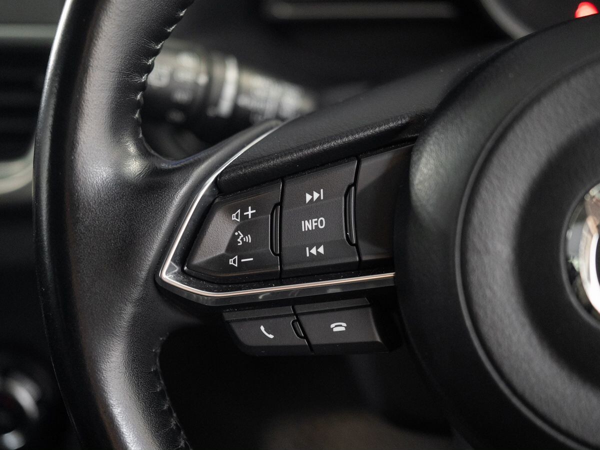 Mazda Axela 2016 - фото автомобиля