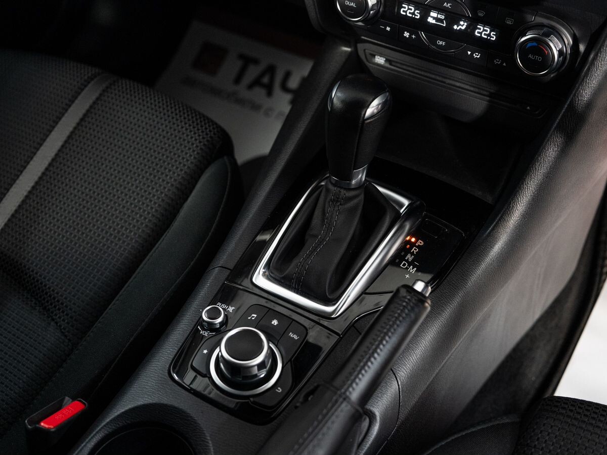 Mazda Axela 2016 - фото автомобиля