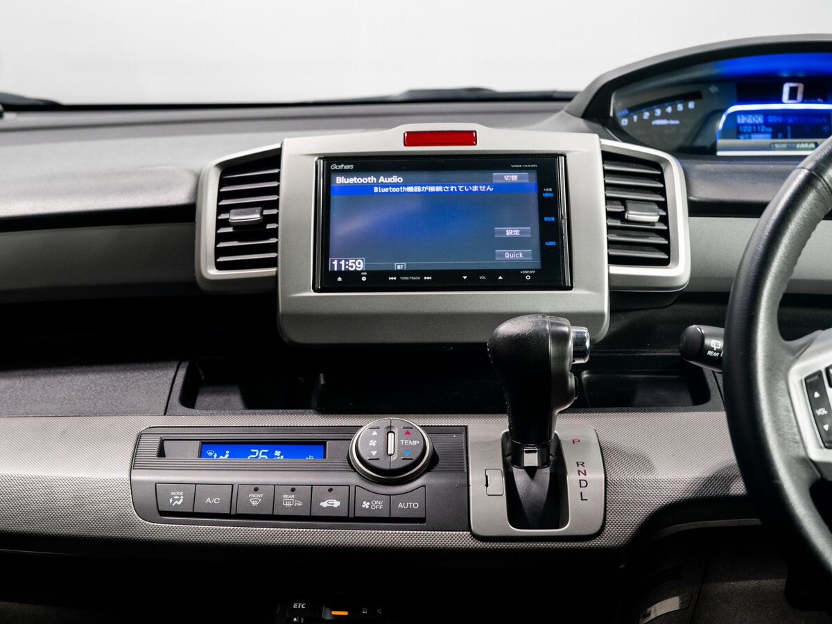 Honda Freed 2014 - фото автомобиля