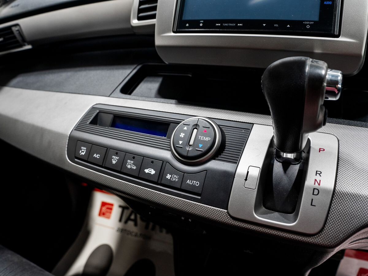Honda Freed 2014 - фото автомобиля