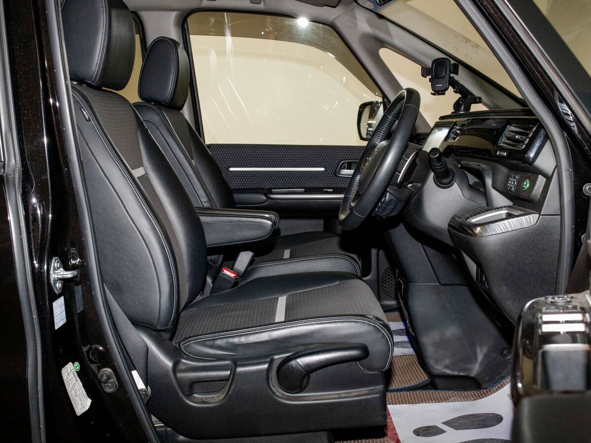 Honda Stepwgn 2016 - фото автомобиля