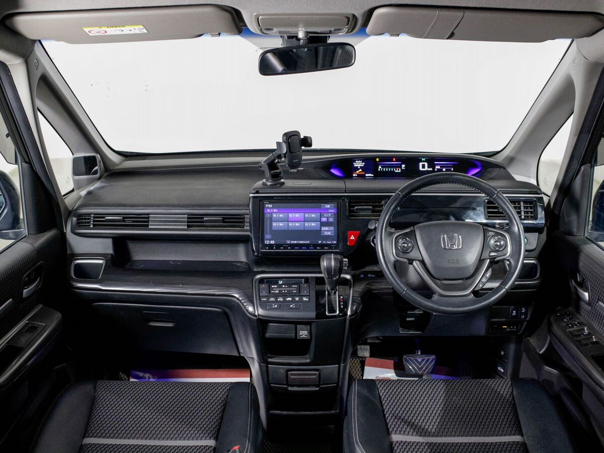 Honda Stepwgn 2016 - фото автомобиля