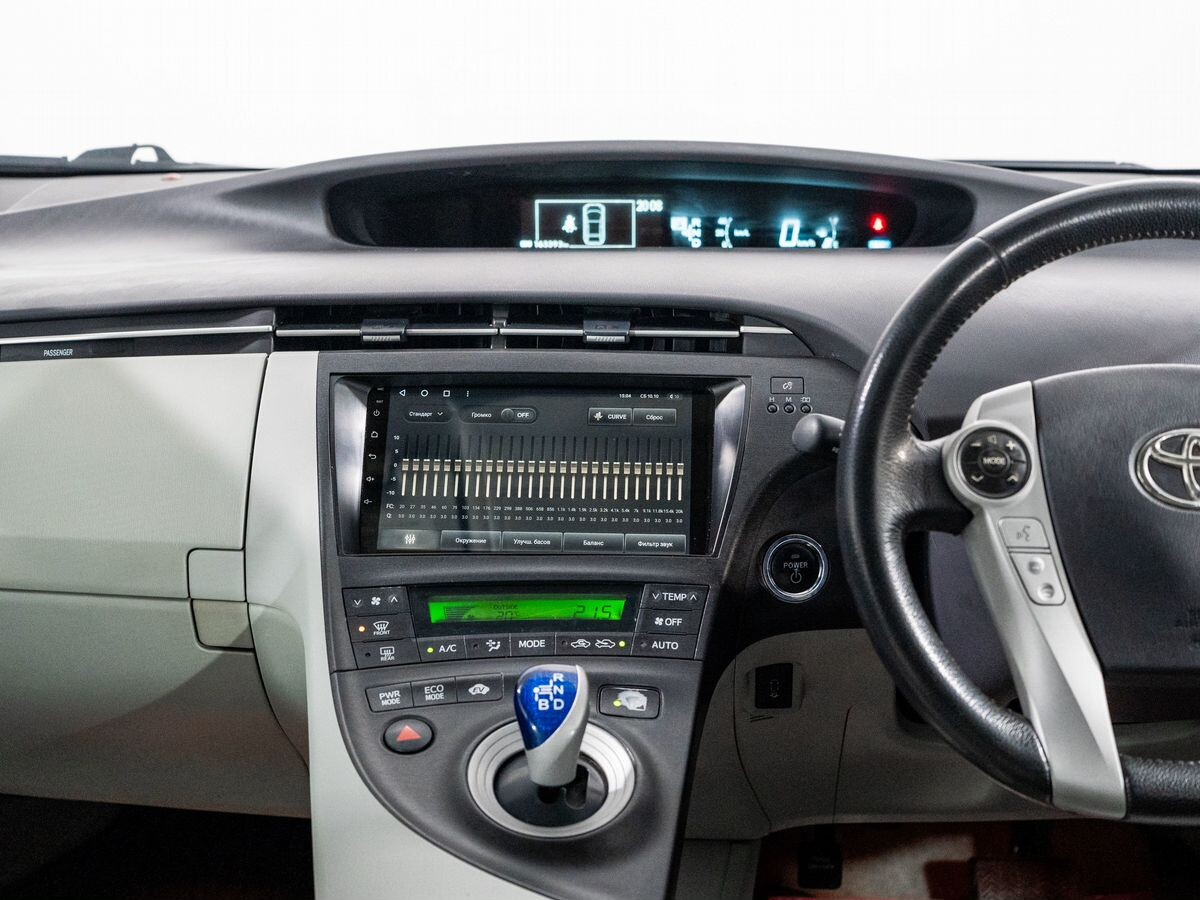 Toyota Prius 2010 - фото автомобиля