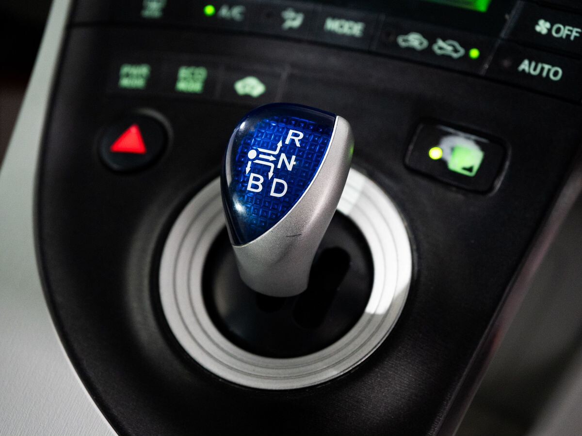 Toyota Prius 2010 - фото автомобиля