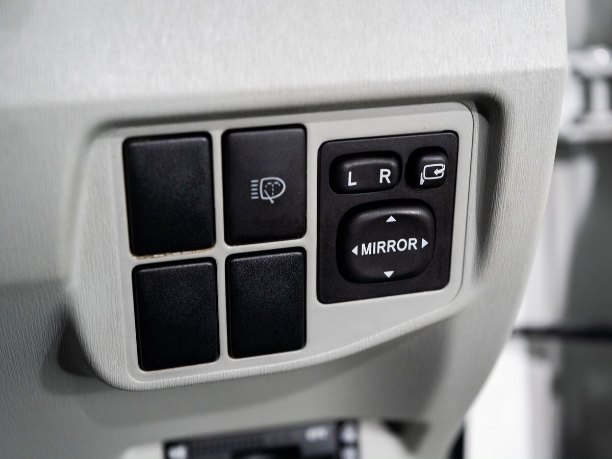 Toyota Prius 2010 - фото автомобиля