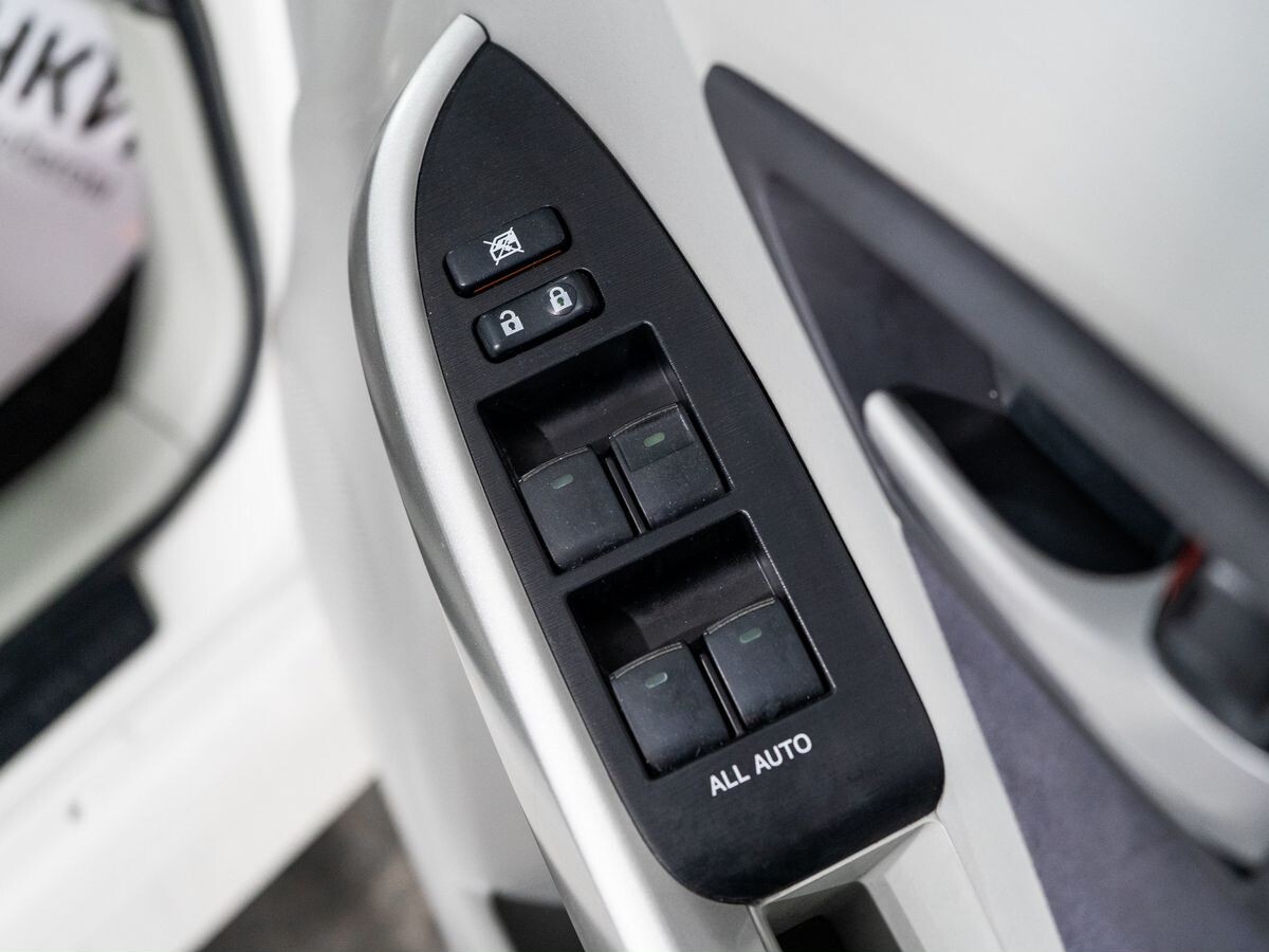 Toyota Prius 2010 - фото автомобиля