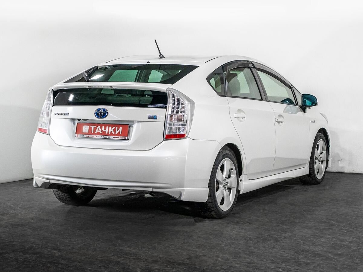 Toyota Prius 2010 - фото автомобиля