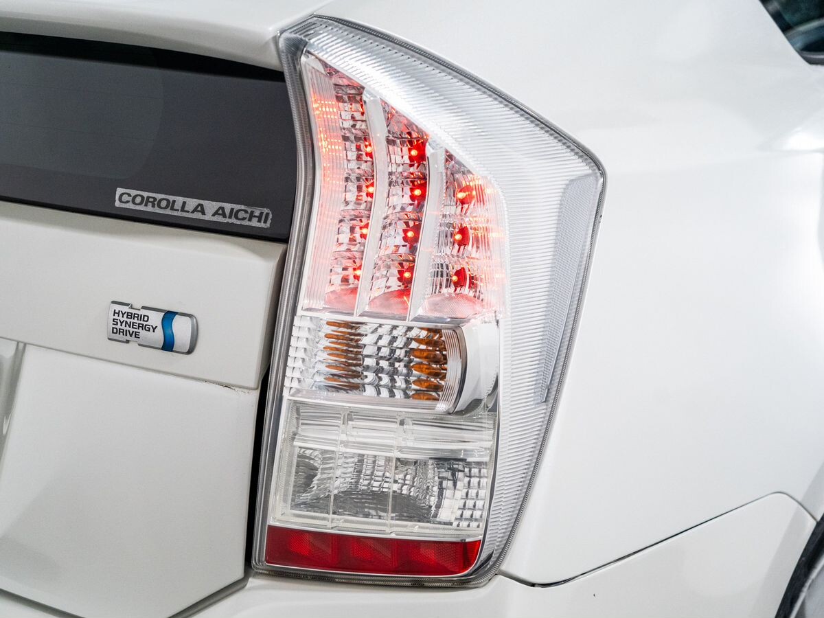 Toyota Prius 2010 - фото автомобиля