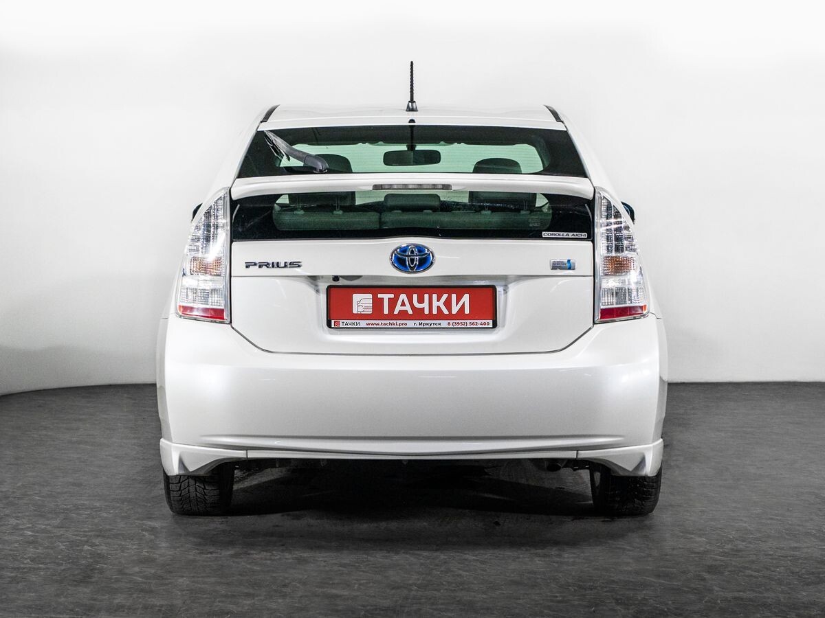 Toyota Prius 2010 - фото автомобиля