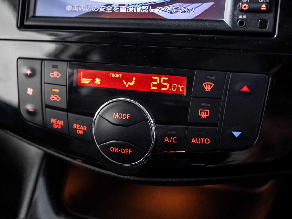 Nissan Serena 2015 - фото автомобиля