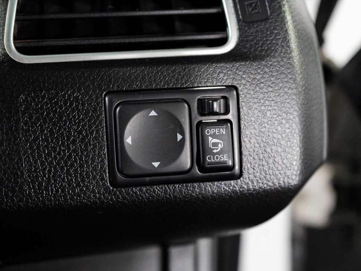 Nissan Serena 2015 - фото автомобиля