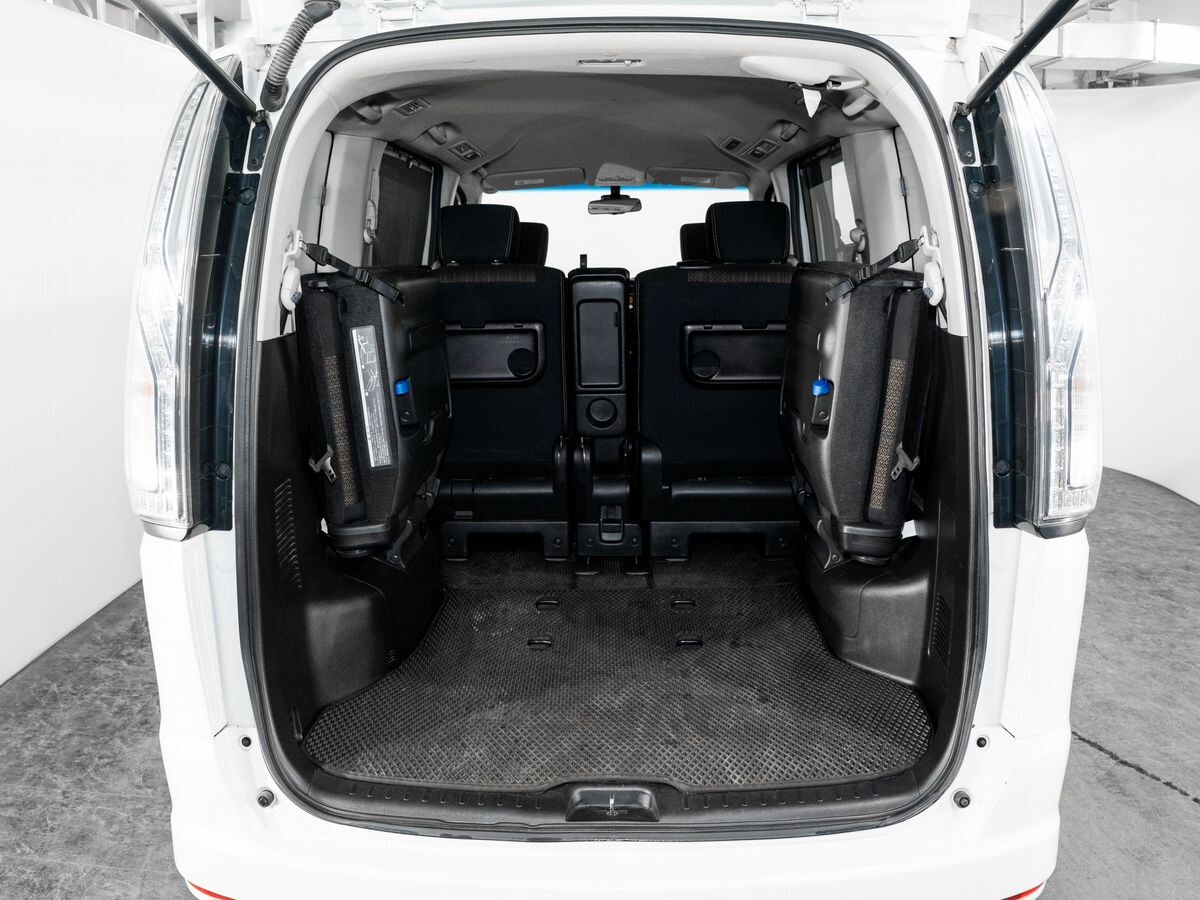 Nissan Serena 2015 - фото автомобиля
