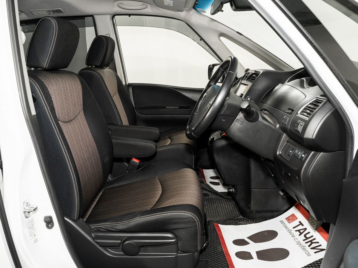 Nissan Serena 2015 - фото автомобиля