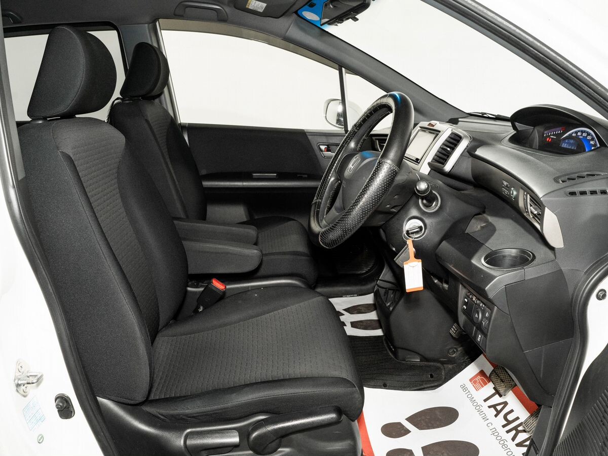 Honda Freed Spike 2012 - фото автомобиля