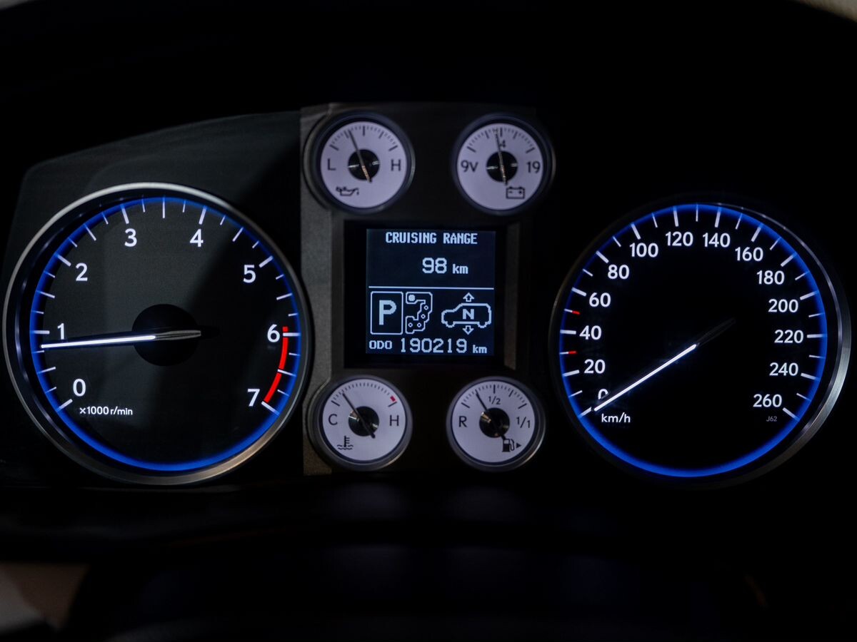 Lexus LX570 2008 - фото автомобиля