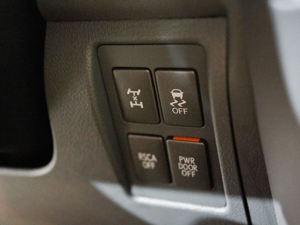 Lexus LX570 2008 - фото автомобиля