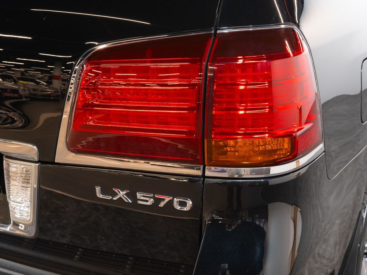 Lexus LX570 2008 - фото автомобиля