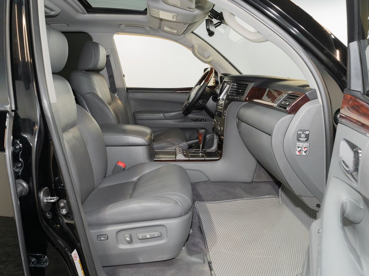 Lexus LX570 2008 - фото автомобиля