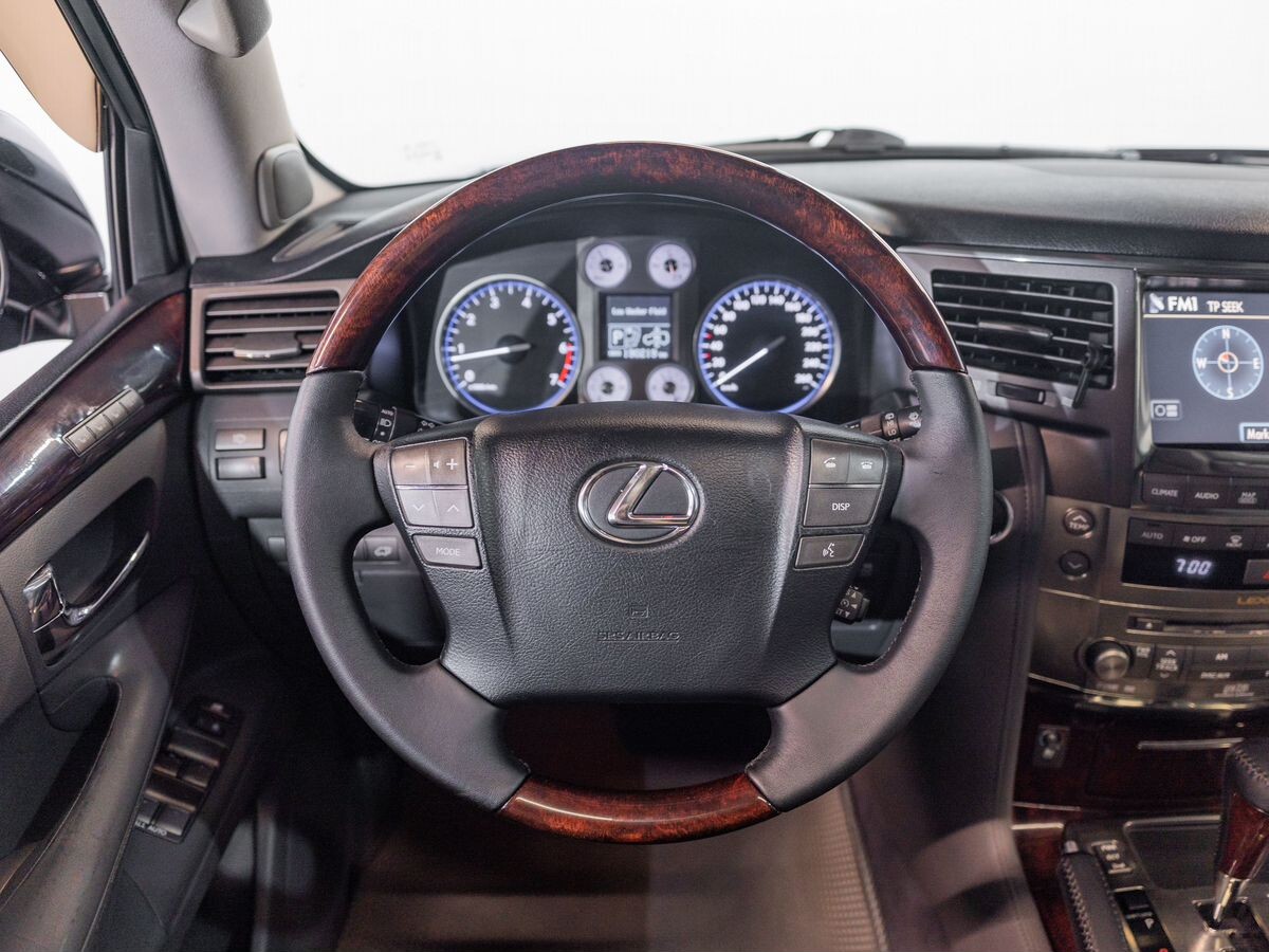 Lexus LX570 2008 - фото автомобиля