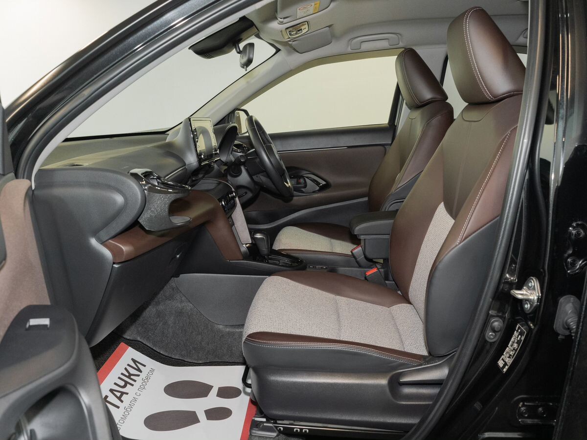 Toyota Yaris Cross 2021 - фото автомобиля