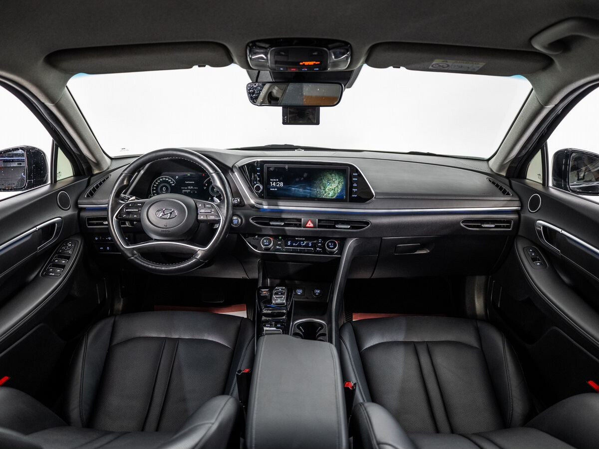 Hyundai Sonata 2022 - фото автомобиля