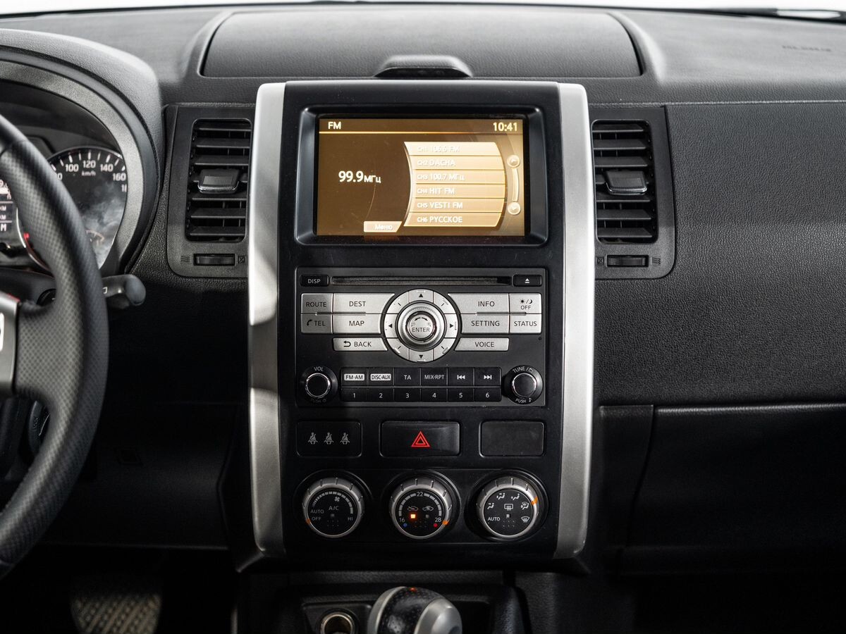 Nissan X-Trail 2011 - фото автомобиля