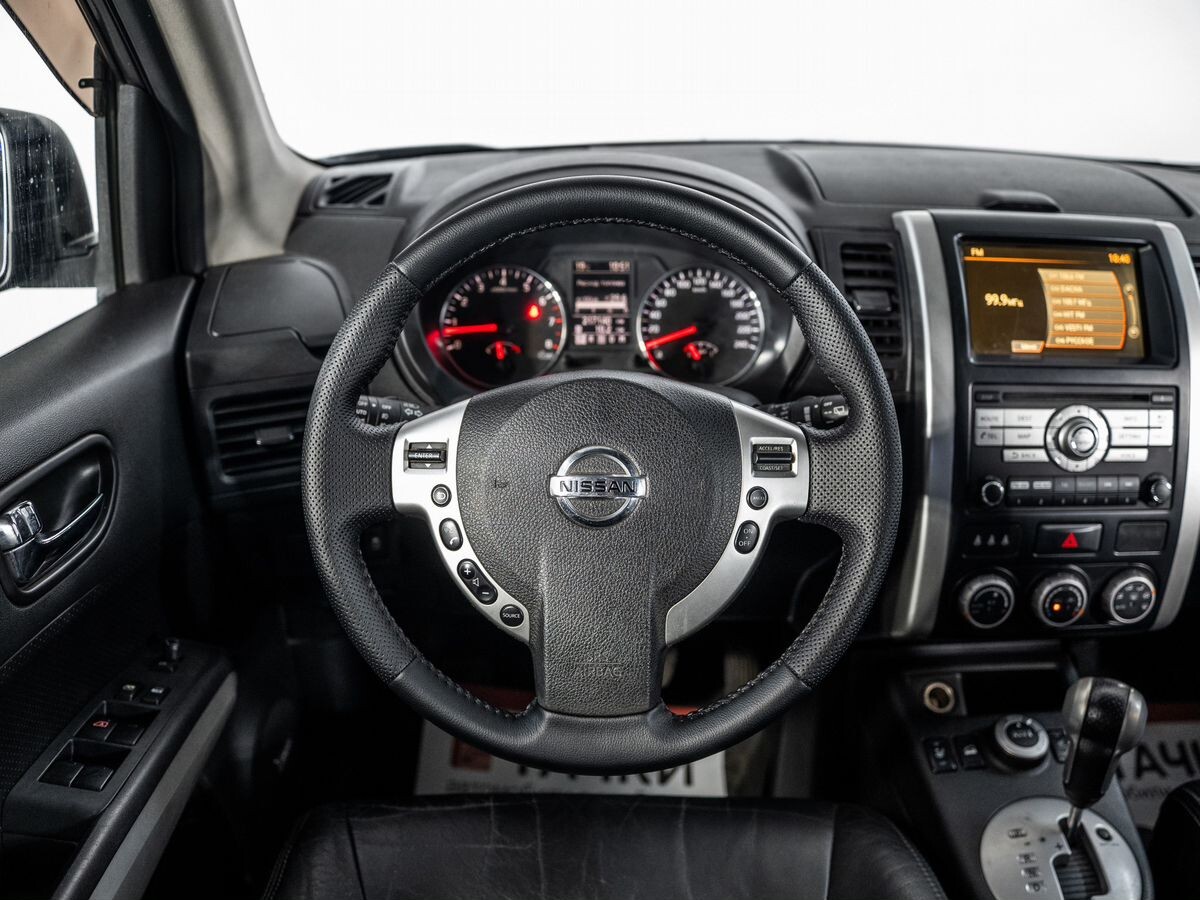 Nissan X-Trail 2011 - фото автомобиля