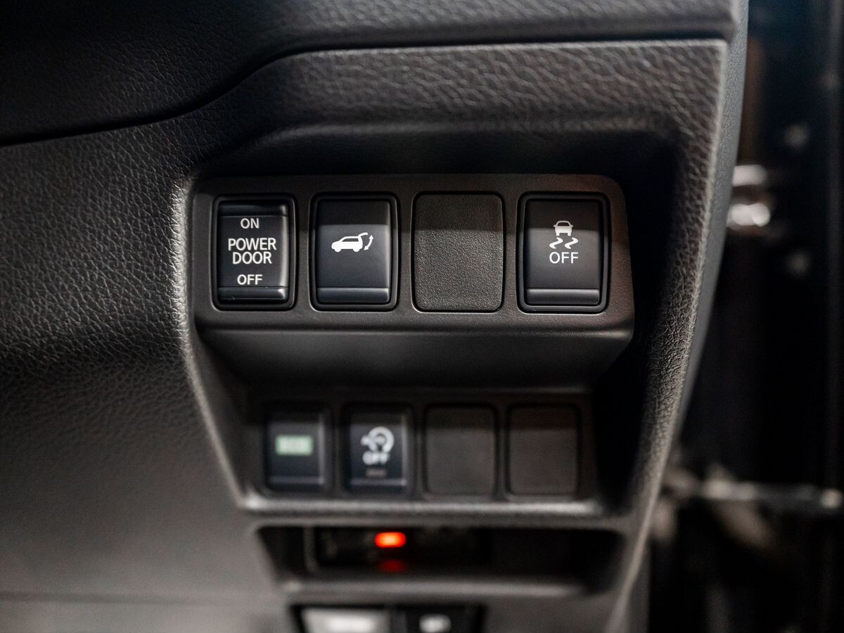 Nissan X-Trail 2018 - фото автомобиля