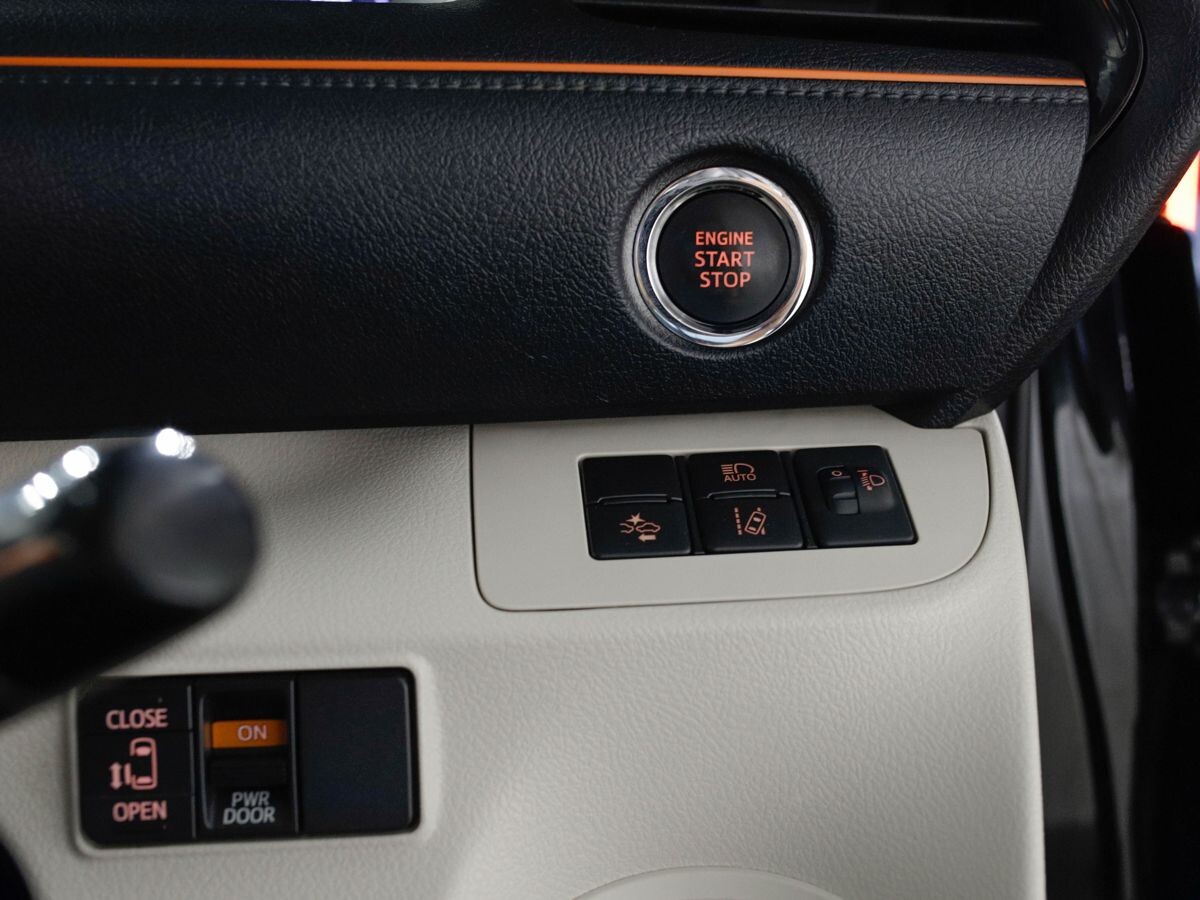 Toyota Sienta 2018 - фото автомобиля