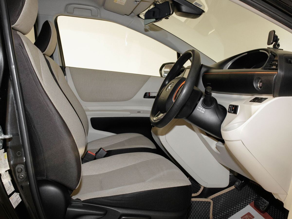 Toyota Sienta 2018 - фото автомобиля