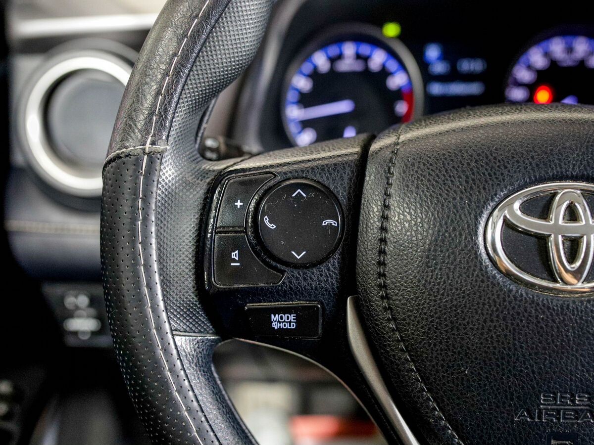 Toyota RAV4 2017 - фото автомобиля