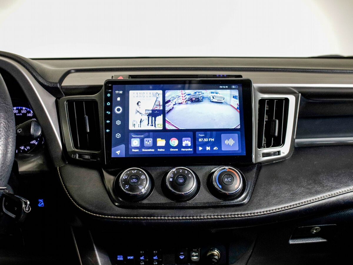 Toyota RAV4 2017 - фото автомобиля