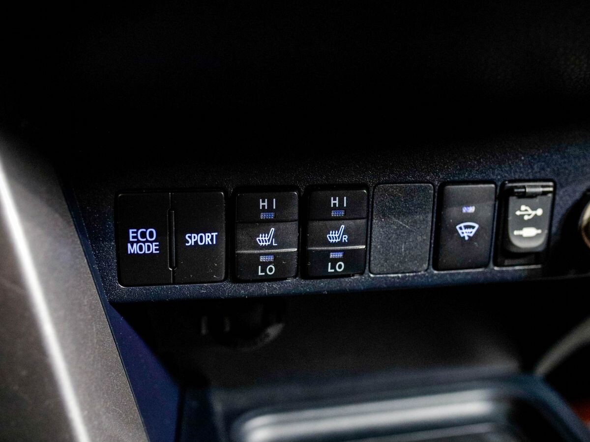 Toyota RAV4 2017 - фото автомобиля