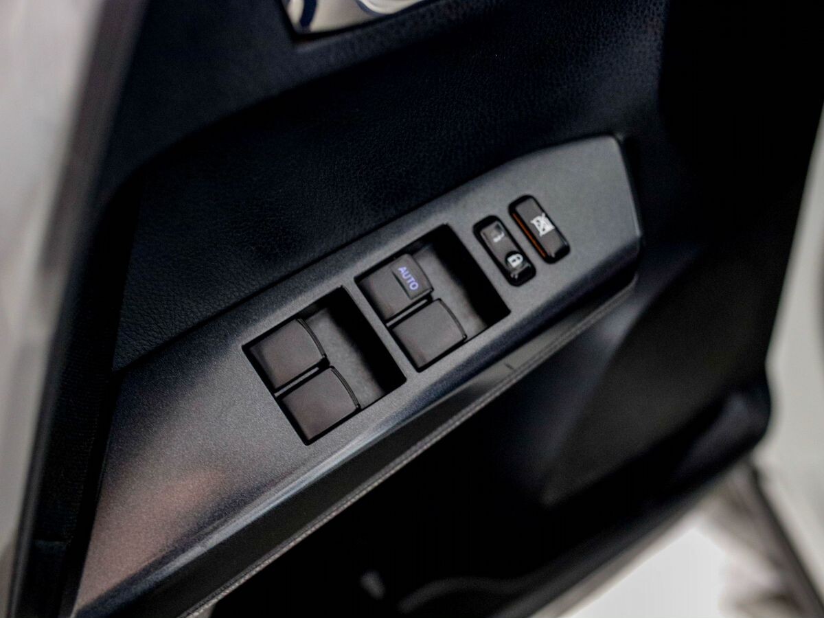 Toyota RAV4 2017 - фото автомобиля