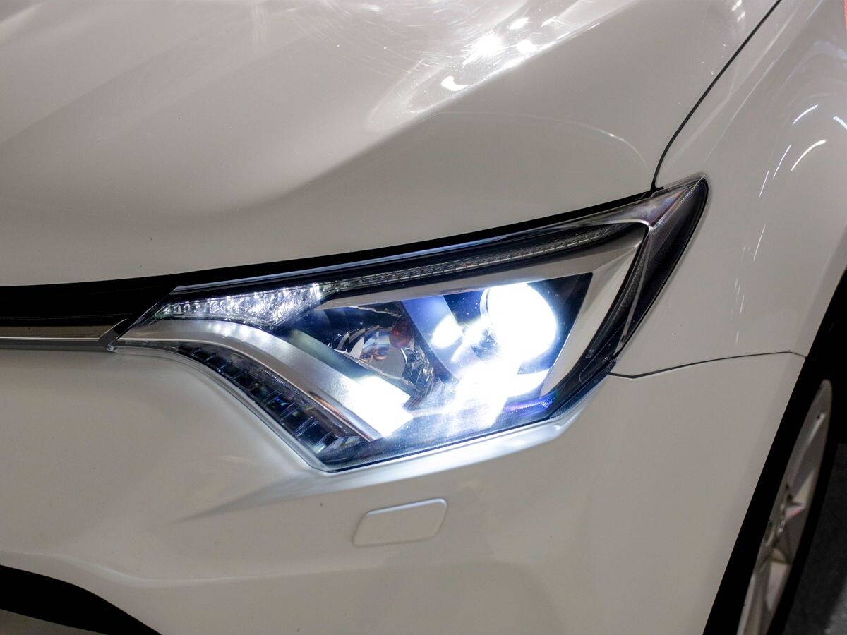 Toyota RAV4 2017 - фото автомобиля