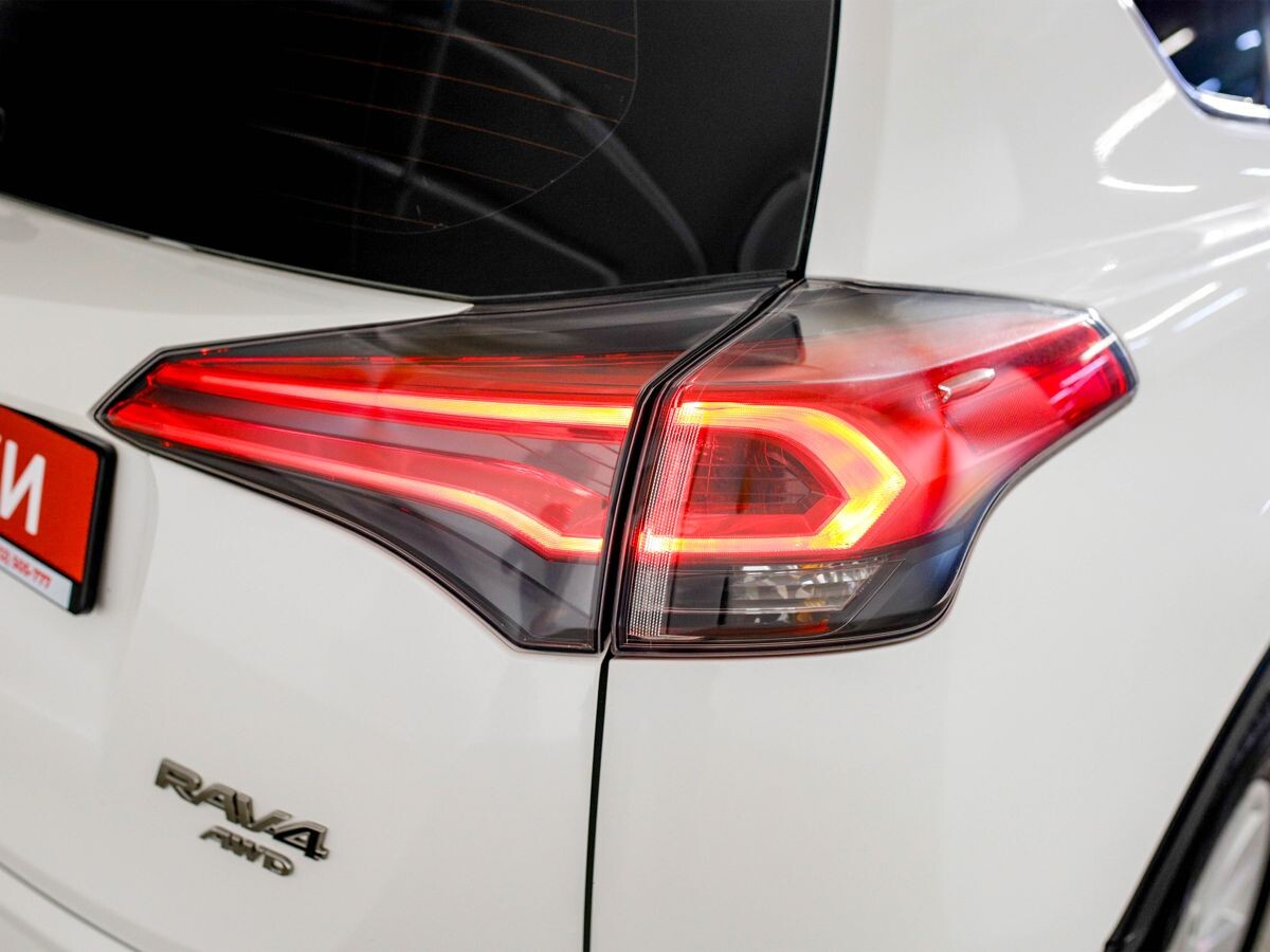 Toyota RAV4 2017 - фото автомобиля