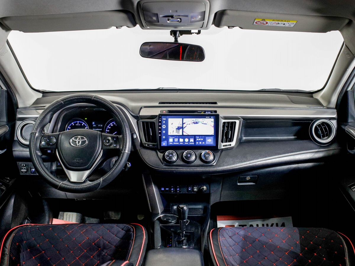Toyota RAV4 2017 - фото автомобиля