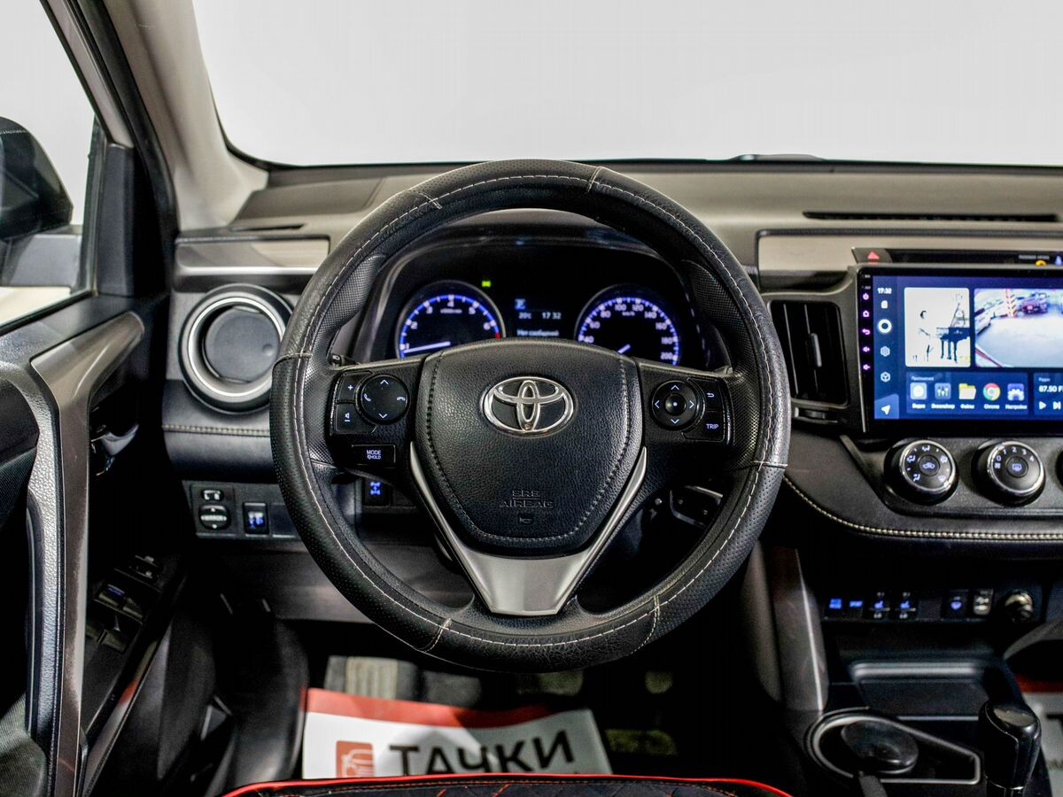Toyota RAV4 2017 - фото автомобиля