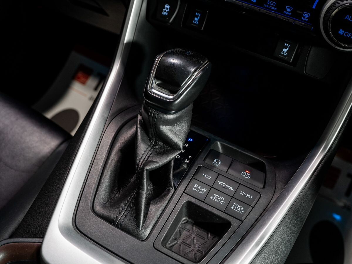 Toyota RAV4 2019 - фото автомобиля