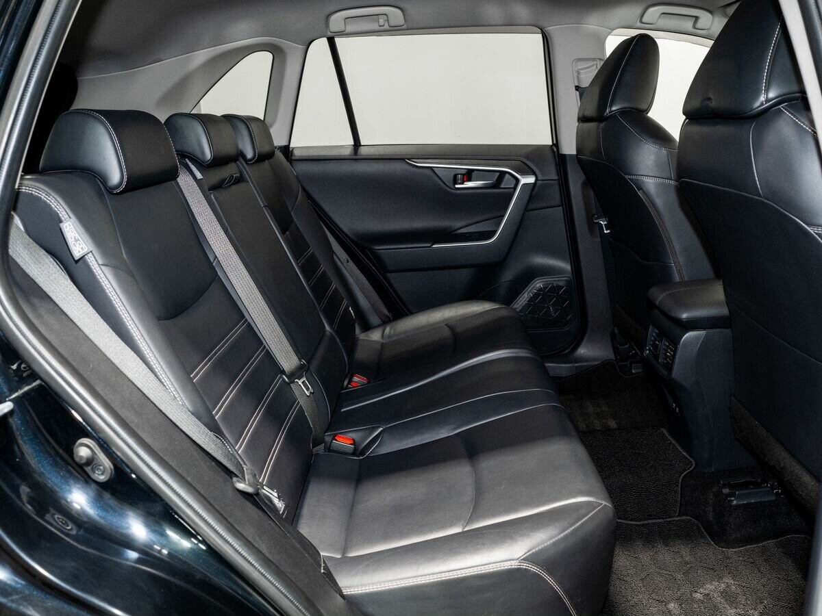 Toyota RAV4 2019 - фото автомобиля