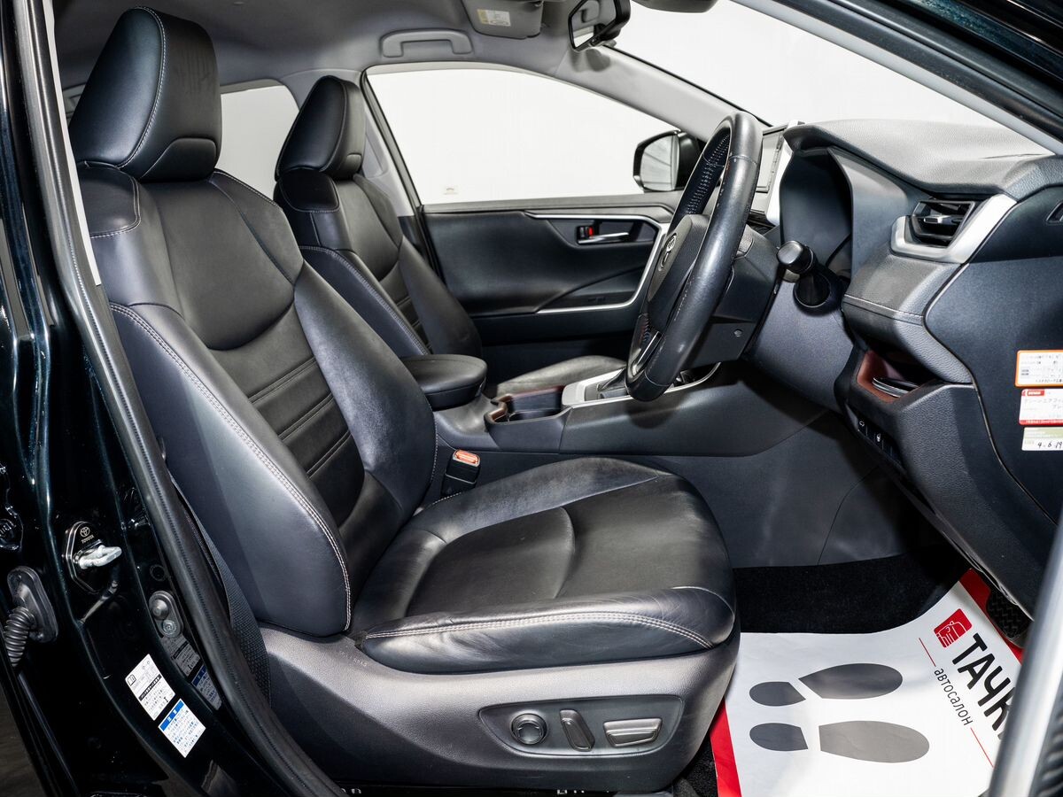 Toyota RAV4 2019 - фото автомобиля
