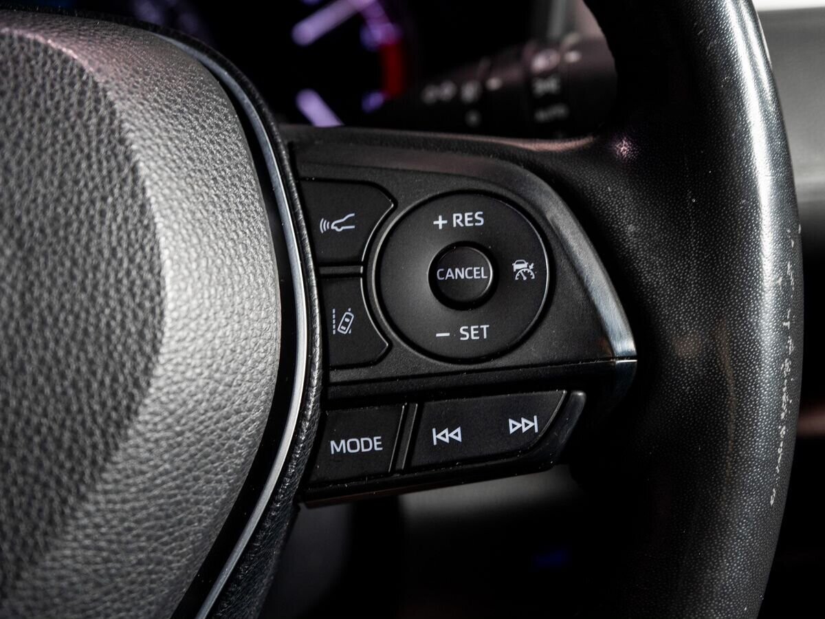 Toyota RAV4 2019 - фото автомобиля