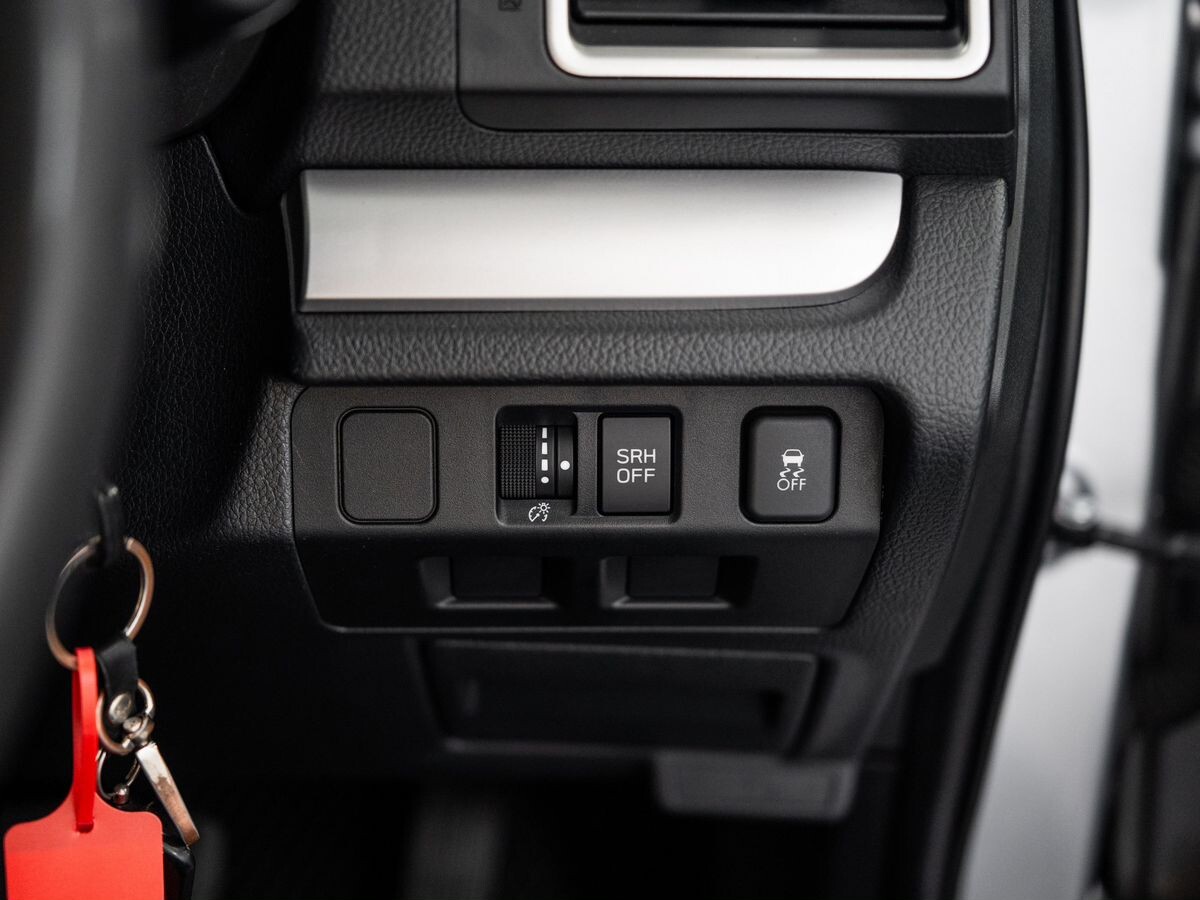 Subaru Forester 2018 - фото автомобиля