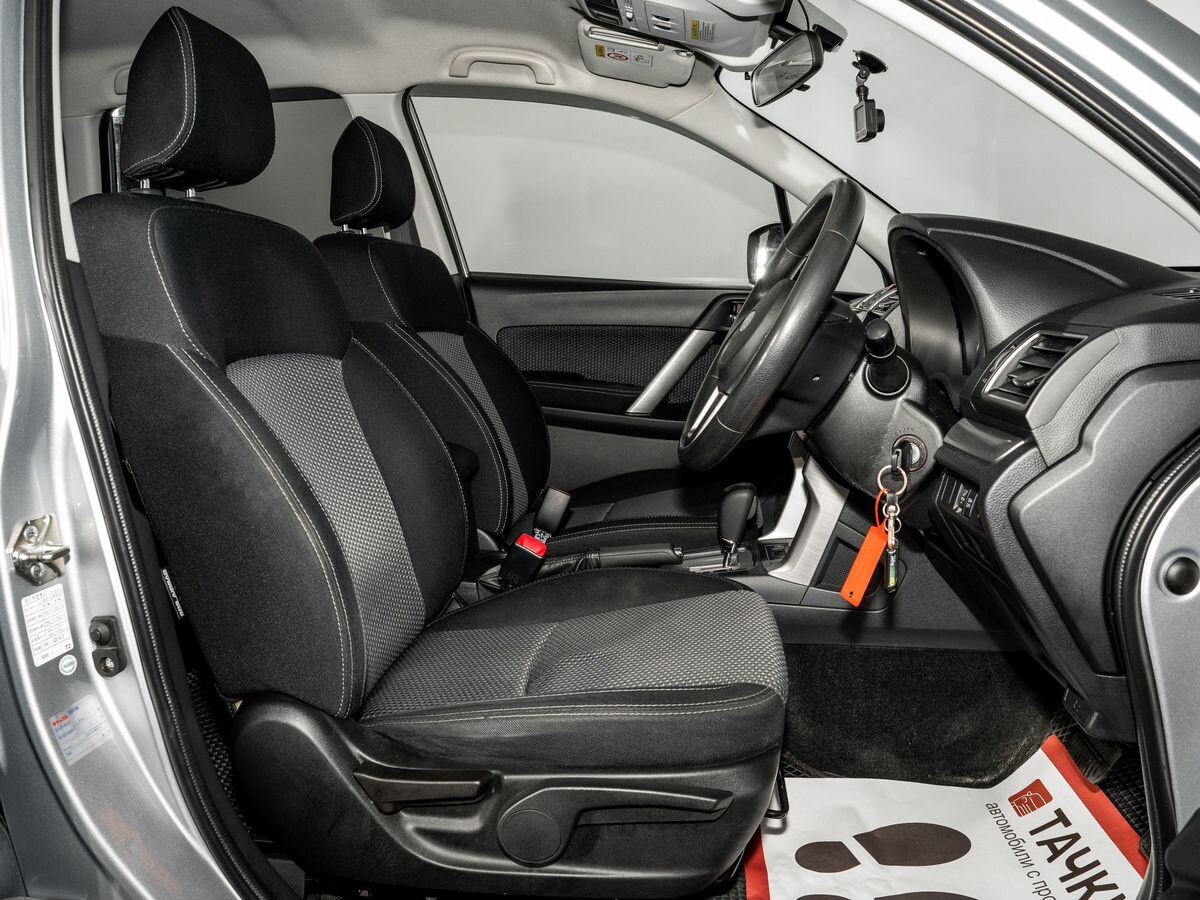 Subaru Forester 2018 - фото автомобиля
