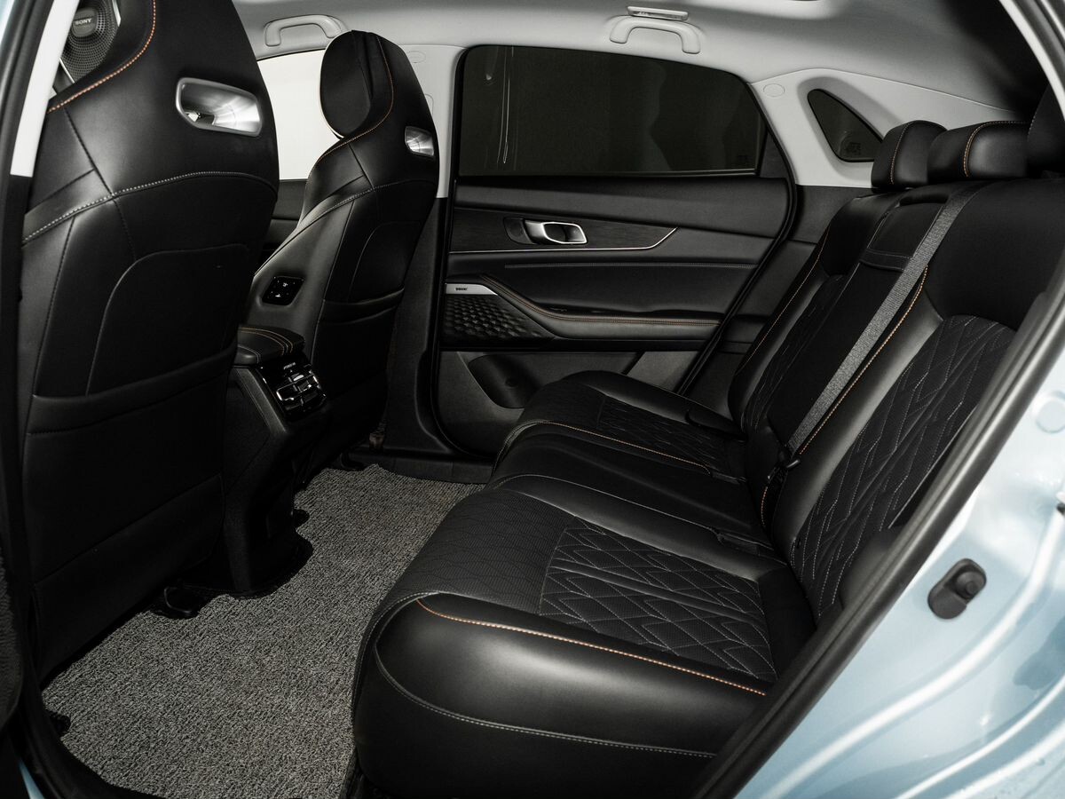 Changan UNI-K 2022 - фото автомобиля