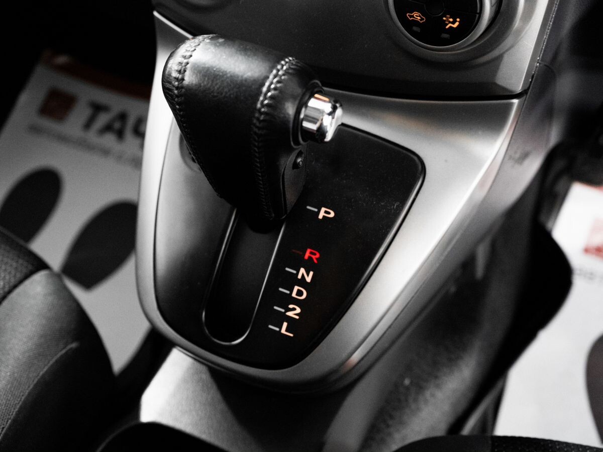 Toyota Rush 2006 - фото автомобиля