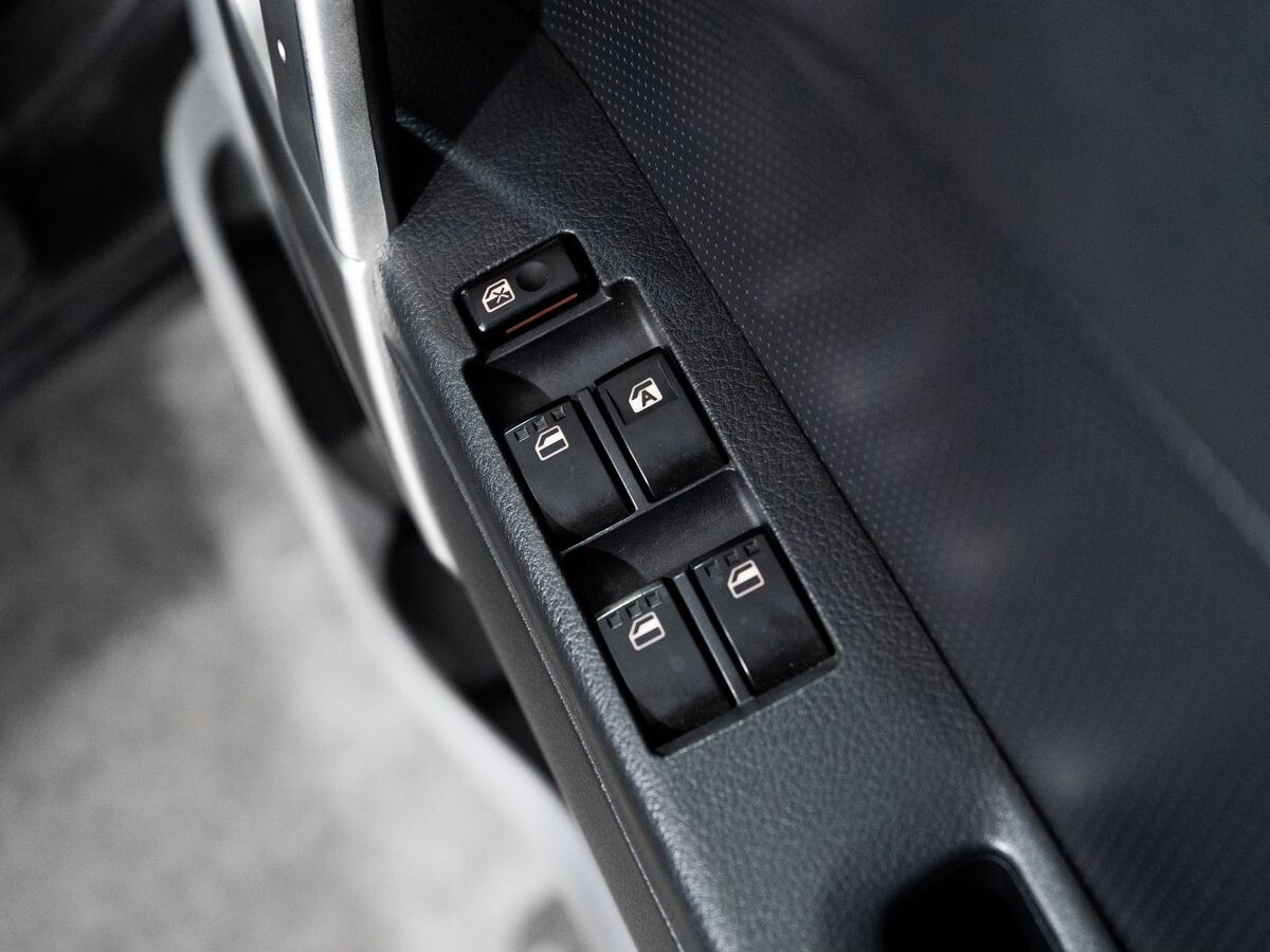 Toyota Rush 2006 - фото автомобиля