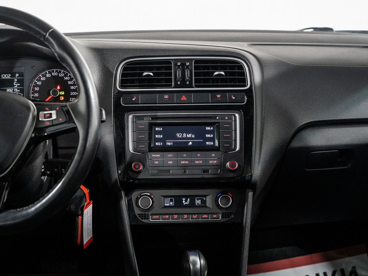 Volkswagen Polo 2017 - фото автомобиля