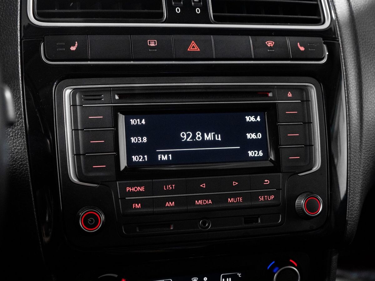 Volkswagen Polo 2017 - фото автомобиля