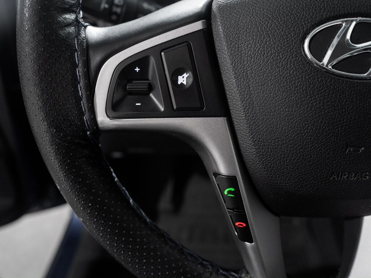 Hyundai Solaris 2015 - фото автомобиля